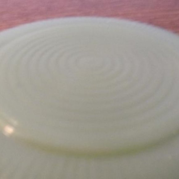 2 Vintage Fire King Jadeite Green Glass Saucers - Picture 5 of 5